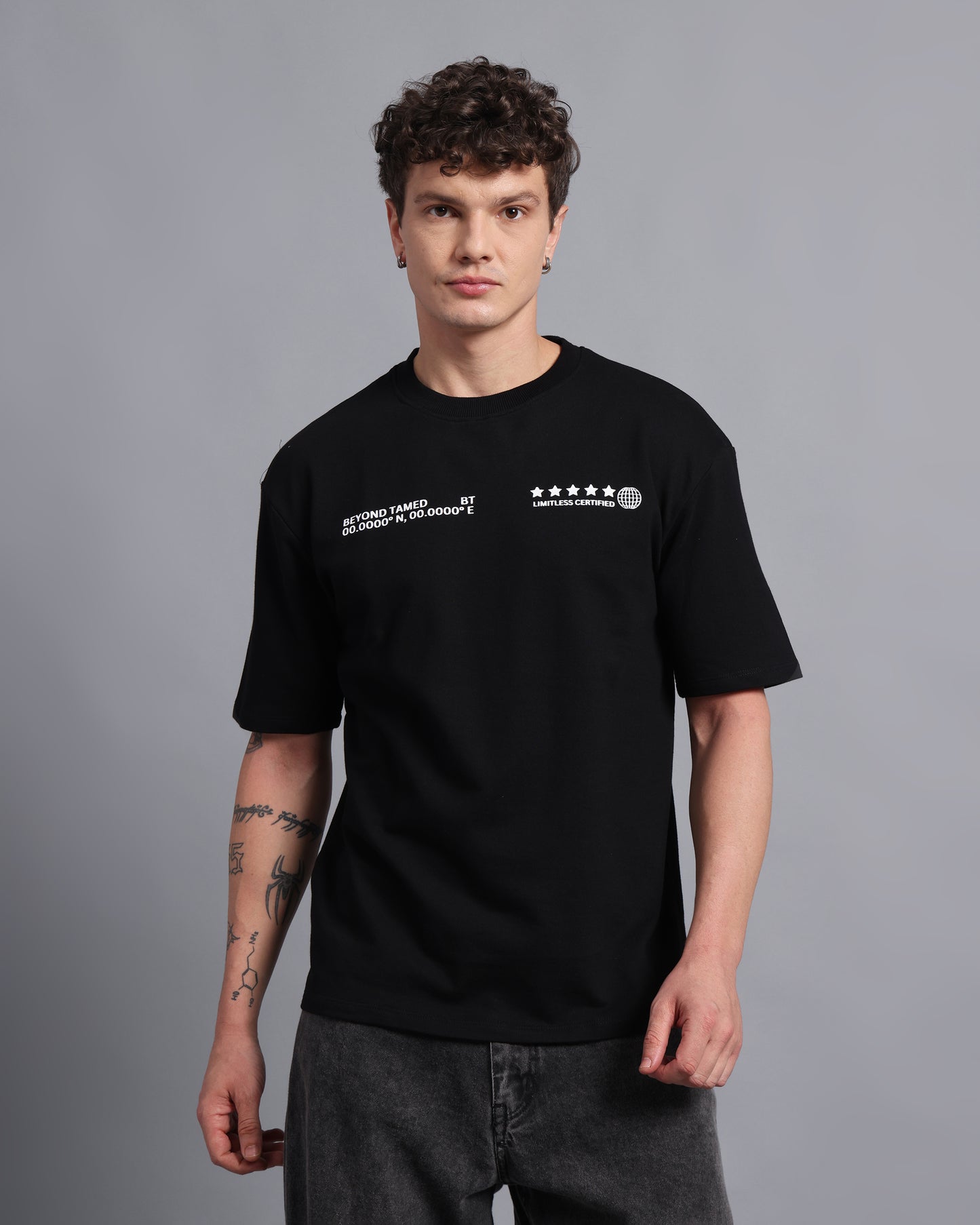 "STATEMENT TEE "- black oversized tee